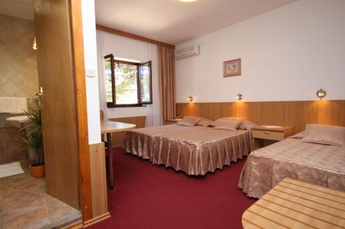 Rooms by the sea Starigrad, Paklenica - 3335