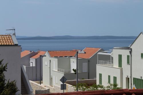 Apartments with a parking space Petrcane Zadar - 3300 - image 4