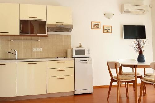 廚房, Apartments by the sea Rovinj - 3373 in 蒙塞納