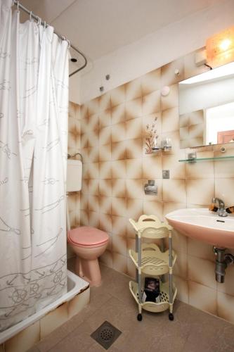 Family friendly apartments with a swimming pool Rovinj - 3394 - image 8