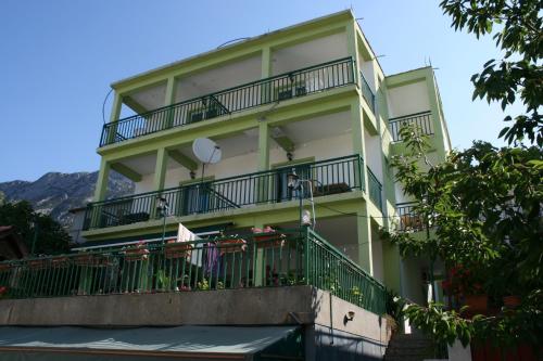 Apartments with a parking space Gradac Makarska - 2784 Gradac 