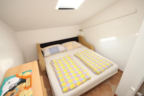 Apartment Povljana 3316f - image 2