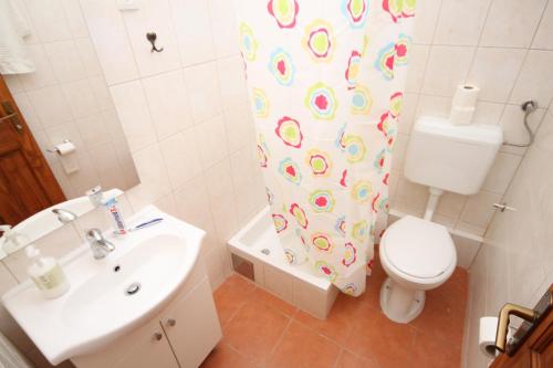 Apartment Povljana 3316g - image 2