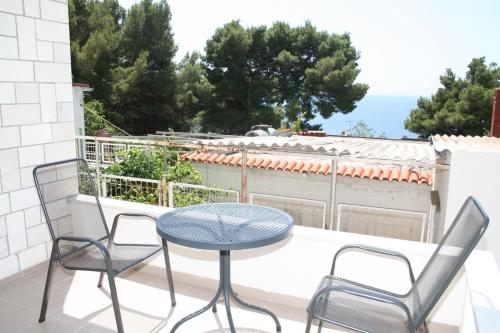 Apartments by the sea Bilo Primosten - 3090 - image 13