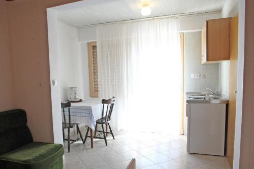 Apartments and rooms with parking space Palit, Rab - 3195