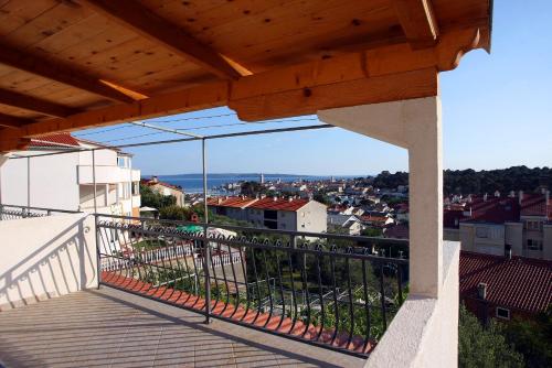 Apartments and rooms with parking space Palit, Rab - 3195