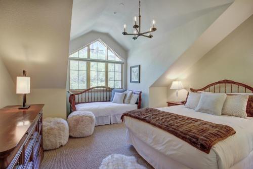 Four-Bedroom Apartment image 8