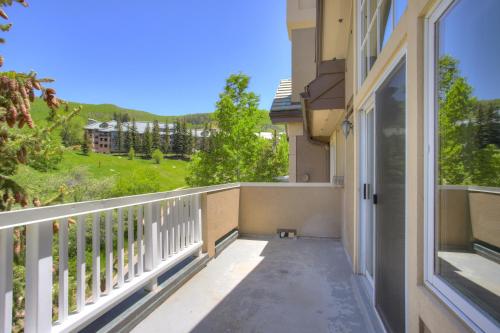 Four-Bedroom Apartment image 5