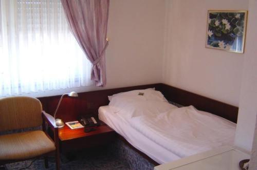 1 twin bed