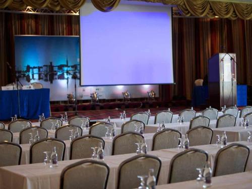 Inishowen Gateway Hotel - image 3