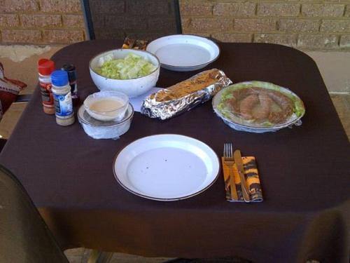 Ételek és italok, Riverbend Self Catering Cottages in Maanhaarand