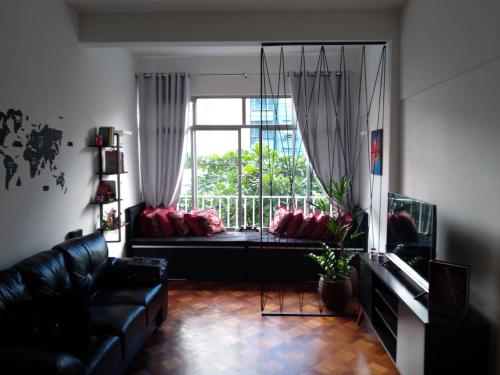 Lovely 2 Bedroom appartment in Leblon, Beach close