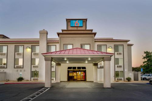 Motel 6-Hesperia, CA - West Main Street I-15 - Hotel - Hesperia