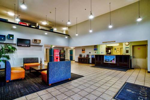 Előcsarnok, Motel 6 Hesperia, CA - West Main Street - I-15 in Hesperia