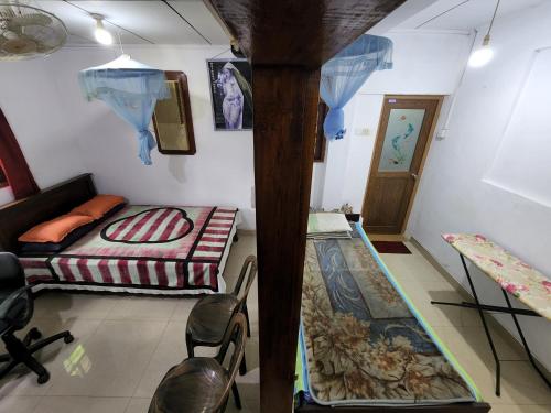 2 bedrooms, 3 beds