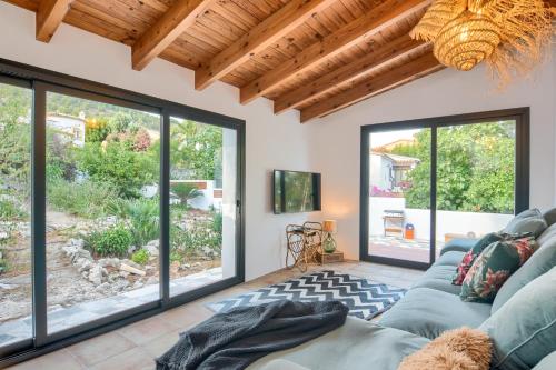 Villa for 10 with swimming pool and sea view near Bar Restaurante Cosme