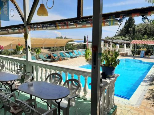 Romantic apartment in Mpenitses with shared pool