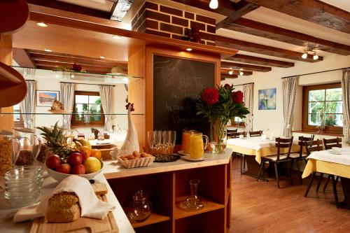 Landhotel Haringerhof mit Saunawelt und Naturbadeteich in 格拉芬豪森