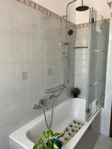 Bnbook Pero Figino Rho Fiera, 2 camere da letto e 2 bagni