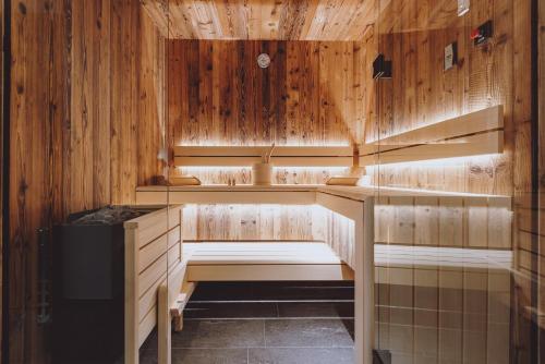 Sauna, ZAGLGUT HOTEL-CHALETS, Exclusive Suites and Chalets with Air Conditioning, Panoramic Views & Summer  in Kapruna