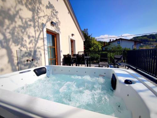 Book the One-Bedroom Apartment with Sauna and Hot Tub One-Bedroom Apartment with Sauna and Hot Tub