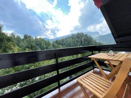 Pemandangan, Dolar Rooms in Bled