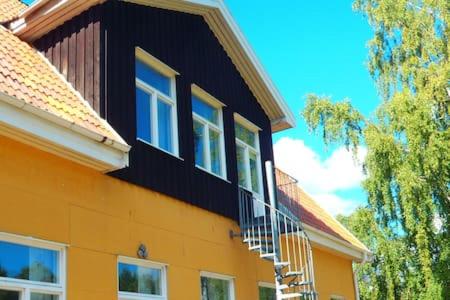 Apartment in old school, ideal for groups and families. long stay possibilities - Gårdsjö