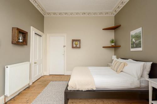 2 Bed Old Town Apartment - Next To Castle, Эдинбург (фото 7)
