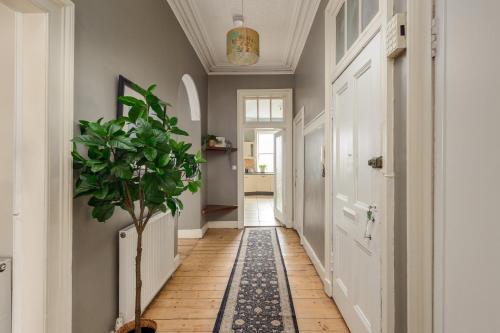 2 Bed Old Town Apartment - Next To Castle, Эдинбург (фото 9)