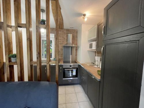 D1ouD3 CHIC, CHARME, QUALITÉ -de 10 min de la plage (D1ouD3 CHIC, CHARME, QUALITE -de 10 min de la plage) in 安古維爾