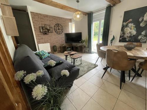 D1ouD3 CHIC, CHARME, QUALITÉ -de 10 min de la plage (D1ouD3 CHIC, CHARME, QUALITE -de 10 min de la plage) in 安古維爾