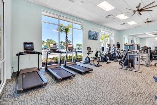 Brand New 6 Bed Windsor Island Resort Near Disney! villa - image 3