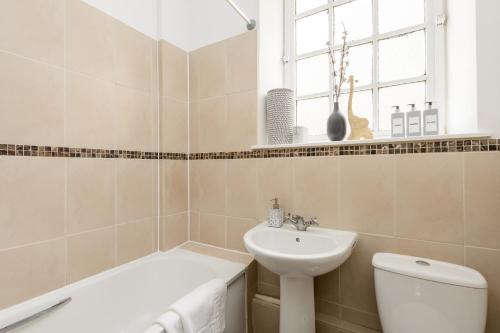2 BR Royal Mile Apartment, Edimburgo (foto 11)