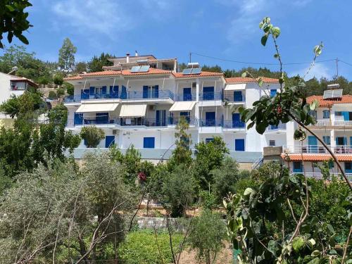  Matina Apartments Tyros in Tiros