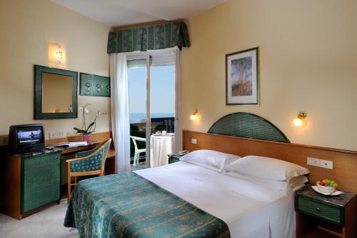 Hotel Bellevue - image 11