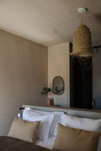 Azenhas do Mar Valley House - image 4