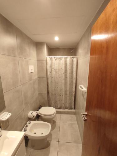 Dpto de 1 dormitorio en el centro de la ciudad - image 3