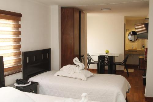 Superior Twin Room image 4