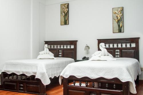 Twin Room with Kitchenette image 6