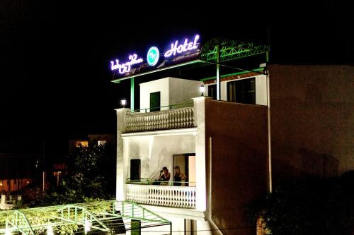 酒店外观, Hotel History in 库台斯