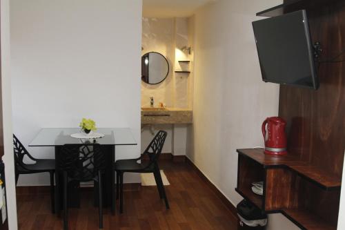 Superior Twin Room image 6