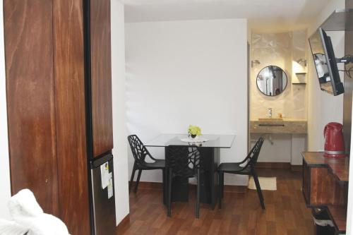 Superior Twin Room image 5