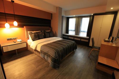 The Black Hotel - image 9