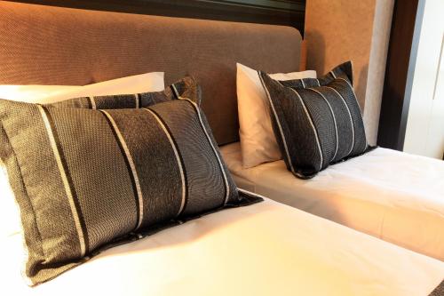 The Black Hotel - image 14