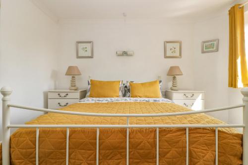 Manege Cottage - image 2