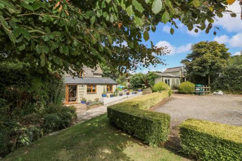 Manege Cottage - image 5