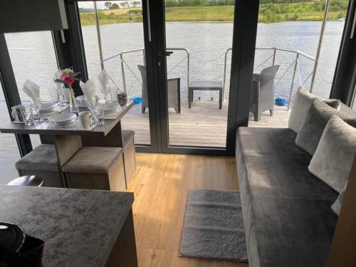 Couston Lakes Resorts in Bathgate