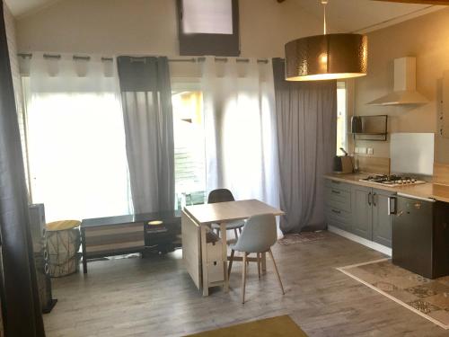 Charmant studio avec piscine - Apartment - Saint-Pierre-de-Chignac