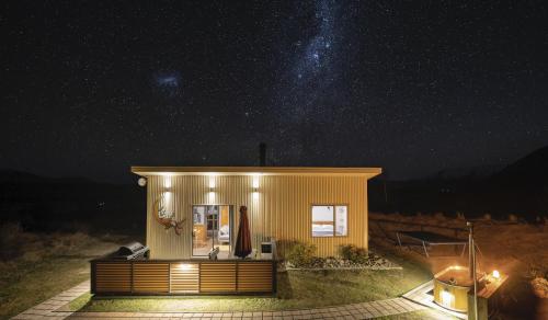 Te Manahuna Retreat - Cottage - Tap to explore photos