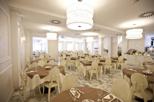 Hotel Aurora - image 6